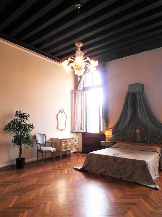 Noble Palace Grand Canal *